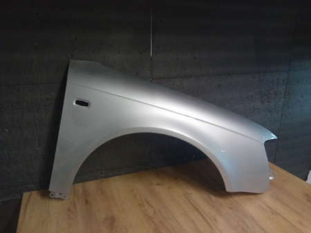 A4 B7 2004-2007 - Aripa fata dreapta Audi A4 B7 2004-2007 gri LY7G