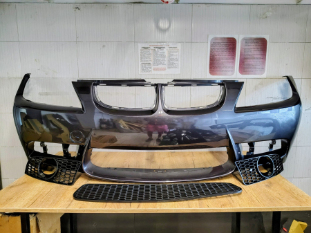 SERIA 3 E90 E91 SEDAN COMBI - Bara fata M3-LOOK BMW Seria 3 E90 E91 NFL 2005-2008 A22 Gri la culoare VOPSITA