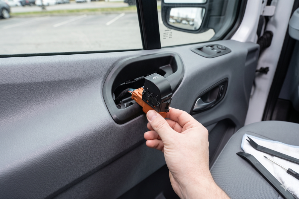 Comutator Macara Geam Electric Față Dreapta 6 Butoane — FORD TRANSIT CONNECT / V408 / TOURNEO CONNECT V408 (2010–Prezent) | OE 1690874 [3]