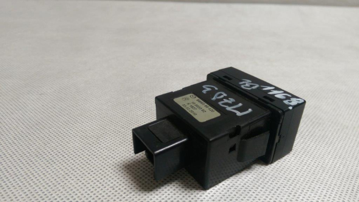 Buton incalzire scaun Mazda 3 BL, BBM366420, an 2008-2013 [2]