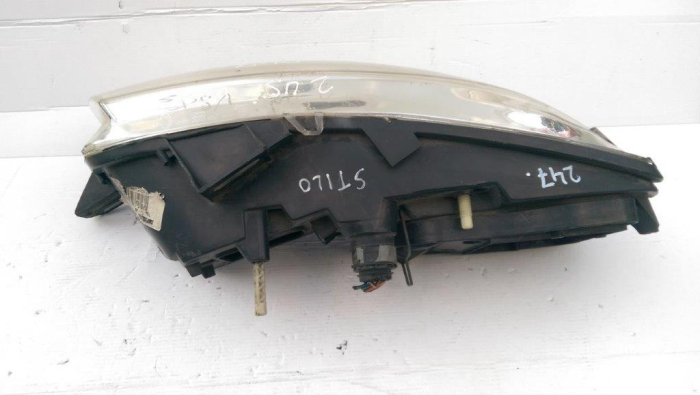 Far dreapta Fiat Stilo, model 3 usi, an 2001-2007 [3]