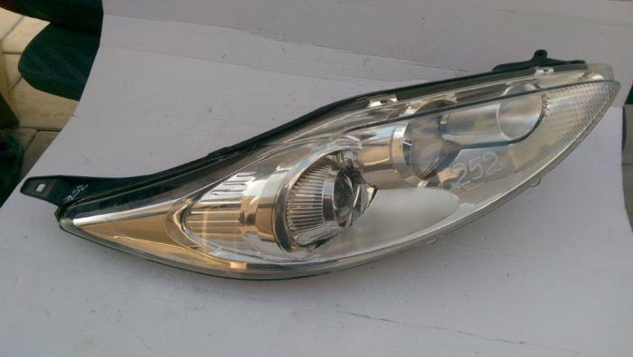 Far dreapta Ford Fiesta MK6, an 2008-2016 [2]