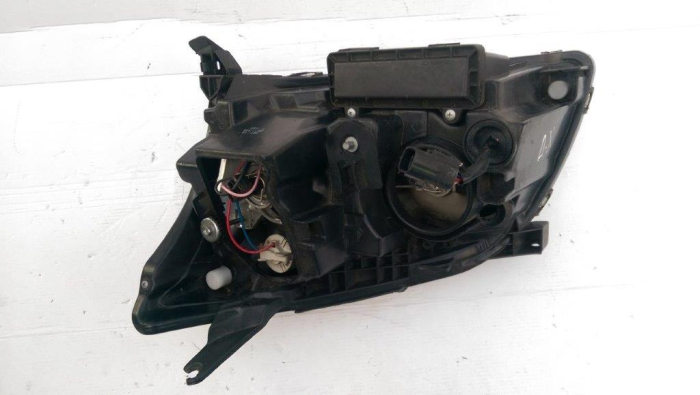 Far dreapta Toyota Avensis T25, an 2003-2008 [4]