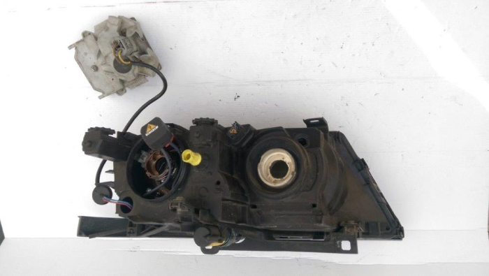 Far stanga cu xenon si modul BMW Seria 3 E46, nonfacelift, cu ornament, an 1998-2001 [4]