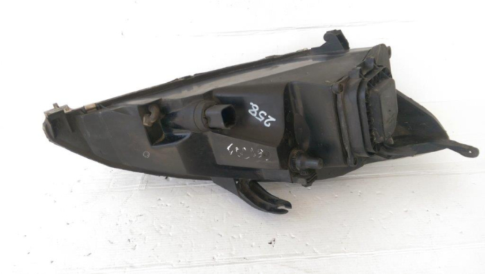 Far stanga Ford Focus 1, an 1998-2004 [4]