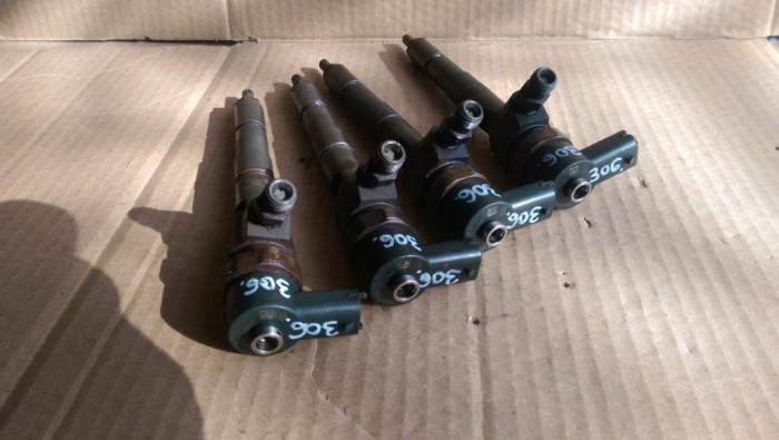 Injector Alfa Romeo 159, motor 1.9 Jtdm, cod 0445110159, an 2004-2009 [3]
