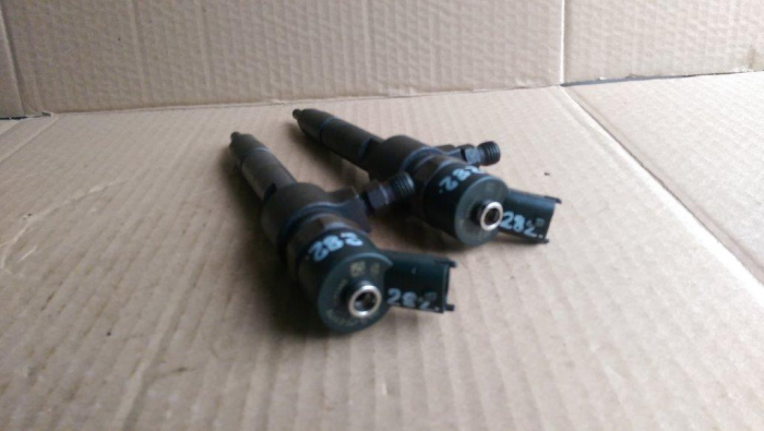 Injector Opel Zafira B, motor 1.9 CDTI, cod  0445110165, an 2005-2011 [3]