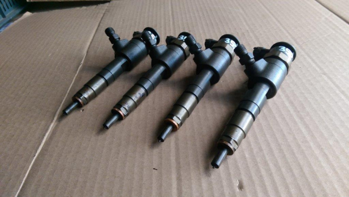 Injector Peugeot 308 I, motor 1.6 Hdi, cod 0445110739, an 2010-2018 [2]