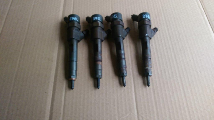 Injector Renault Trafic, Opel Vivaro, motor 1.9dci, cod 8200238528, 0445110146, an 1999-2007 [3]