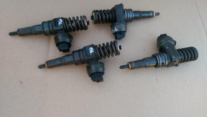 Injector pentru Skoda Octavia 2, motorizare 2.0 diesel, cod 038130073BQ   ,   0414720312   ,   PDB042 [2]