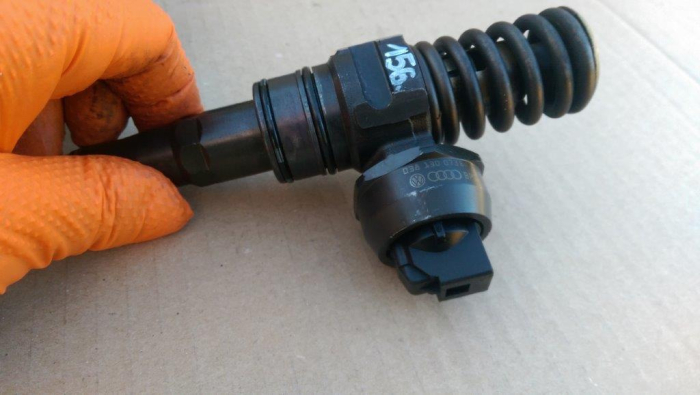 Injector pentru Skoda Octavia 2, motorizare 2.0 diesel, cod 038130073BQ   ,   0414720312   ,   PDB042 [4]