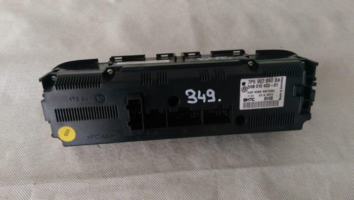 Climatronic , Panou comanda AC pentru VW Touareg 7P, cod 7P6907040BA, 5HB010433-91, an 2002-2010 [3]