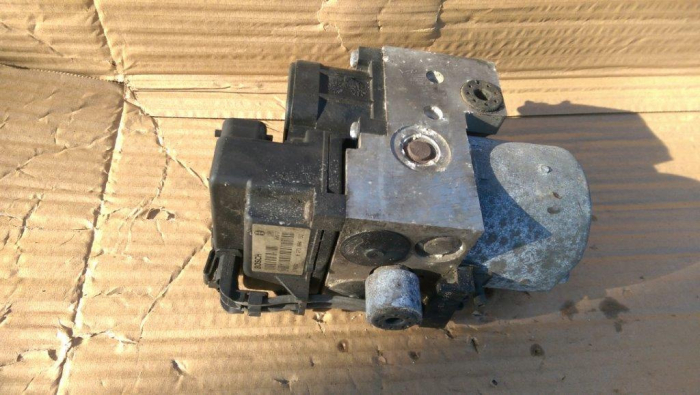 Pompa ABS Audi A4 B5, VW Passat B5, 0273004132, 8E0614111, 0265216411, an 1997-2001 [2]
