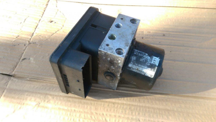 Pompa ABS VW Golf 5, Audi A3 8P, VW Touran, 1K0907379K, 1K0614517H, an 2003-2009 [2]