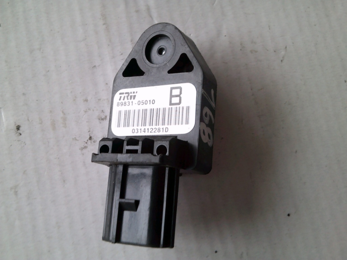 Senzor impact Toyota Avensis T25, cod 89831-05010, an 2003-2008 [2]