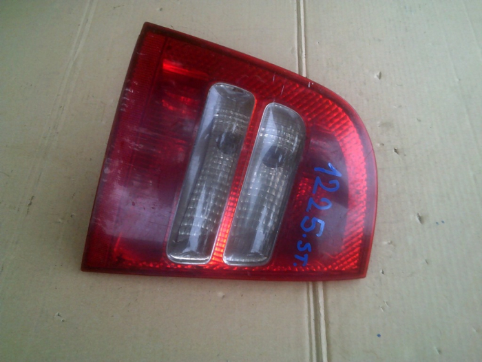 Stop stanga hatchback Skoda Octavia 1, 1U6945111, 1U6945095, an 1996-2010 [2]