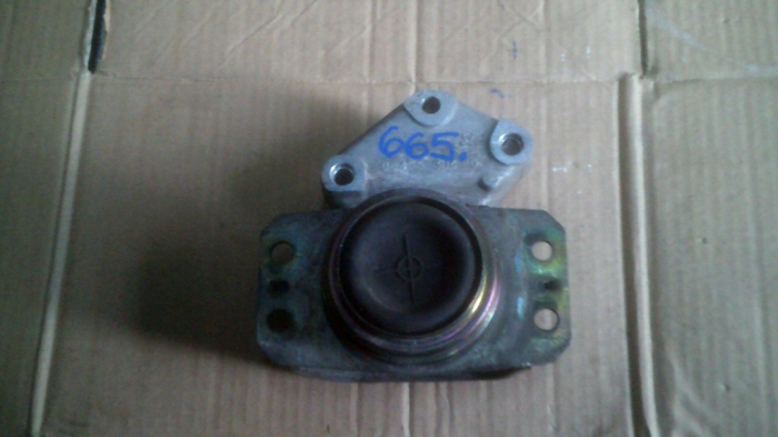 Tampon motor dreapta Peugeot 307, Citroen C4, motor 1.6 HDI cod 9645530480, a 2001-2008 [2]