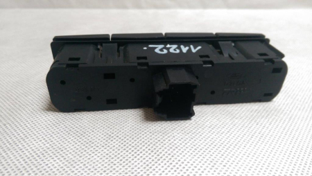 Buton dezaburire Ford Fiesta Mk5, 2S6T18C621AC, an 2002-2008 [1]