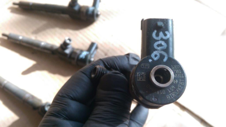 Injector Alfa Romeo 159, motor 1.9 Jtdm, cod 0445110159, an 2004-2009 [3]