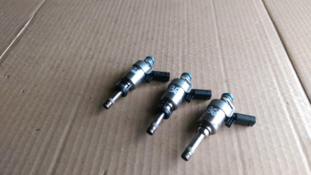 Motoare si anexe - Injector Audi A4 B8, A5, motor 1.8 - 2.0 TFSI, cod 06J133036B, an 2008-2016