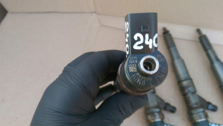 Injector BMW Seria 1 E81 E87, Seri 3 E90 E91, Seria 5 E60 E61, 2.0 d, M47, 7794435, 0445110209, an 2004-2008 [2]