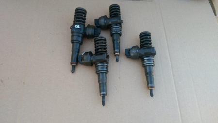 Injectie - Injector pentru Skoda Octavia 2, motorizare 2.0 diesel, cod 038130073BQ   ,   0414720312   ,   PDB042