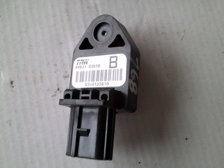Senzor impact Toyota Avensis T25, cod 89831-05010, an 2003-2008 [1]
