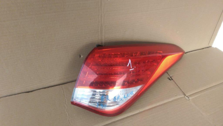 Electrica si electronica - Stop dreapta Hyundai i40, sedan limuzina, 92402-3Z3, an 2011-2015