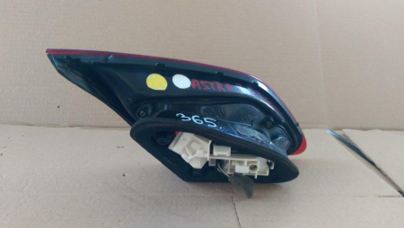 Stop dreapta haion, usa portbagaj Opel Astra J, combi, an 2009-2015 [2]