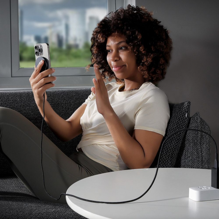 ESR - Mini Magnetic Wireless Charger HaloLock Qi2 - MagSafe Compatible, 15W, with Type-C Cable, 1.5m - Black [4]