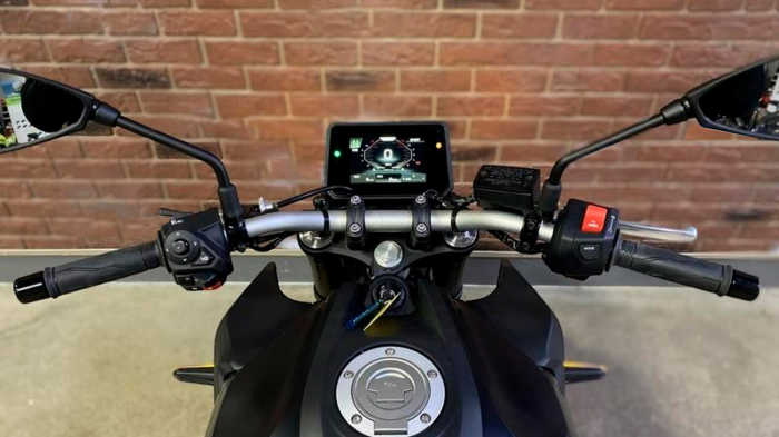 Sticlă hibridă de protecție Pixsel vitezometrul motocicletei YAMAHA MT-07 Y-AMT 2025 - 7.9“ [2]