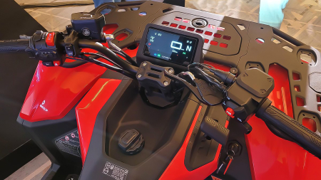 CFMOTO - Sticlă hibridă de protecție Pixsel pentru vitezometrul ATV-ului CFMOTO C5 TOURING / CFORCE C5 TOURING 2026 - 5.9"
