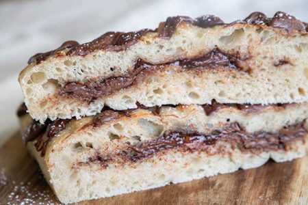 Deserturi - FOCACCIA CU NUTELLA