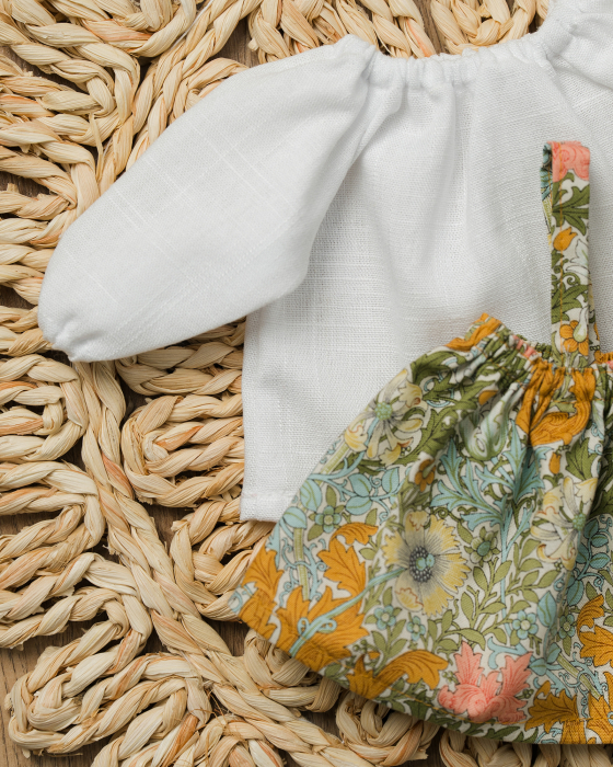 Set bluză albă + fustiță cu bretele pentru păpuși [2]