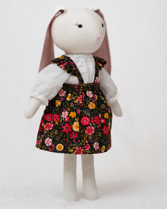 iepuras-handmade-45cm-fustita-florala-neagra [2]