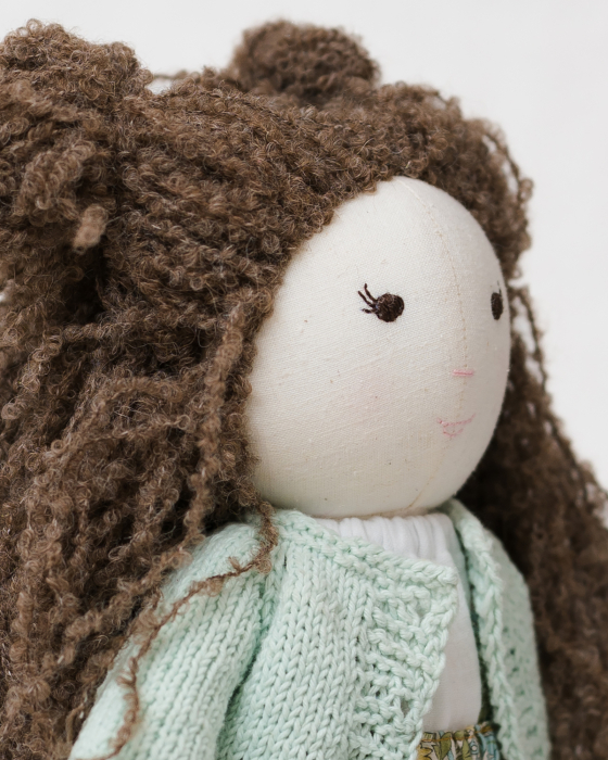 papusa-handmade-45cm-cardigan-tricotat-fustita-florala [3]