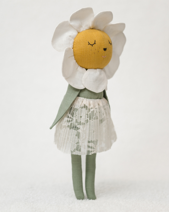 Păpușă margaretă cu fustiță din dantelă [2]