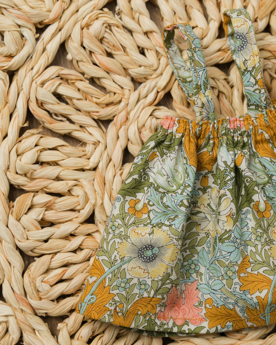 Rochiță tip sarafan din bumbac pentru păpuși – model floral vintage pastel [2]