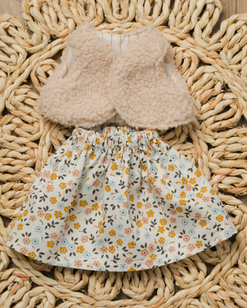 Hăinuțe pentru păpuși - Set fustiță florală + vestă pentru păpuși