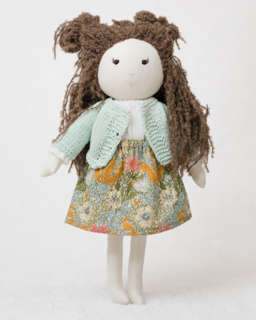 Cadouri pentru copii - papusa-handmade-45cm-cardigan-tricotat-fustita-florala