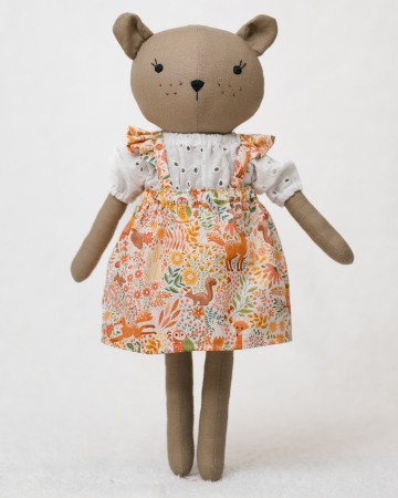 Păpuși handmade - ursulet-handmade-45cm-fustita-florala-imprimeu-padure