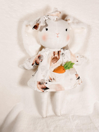 Iepurași de pluș - Iepuraș de pluș Miluna cu rochiță albă imprimată
