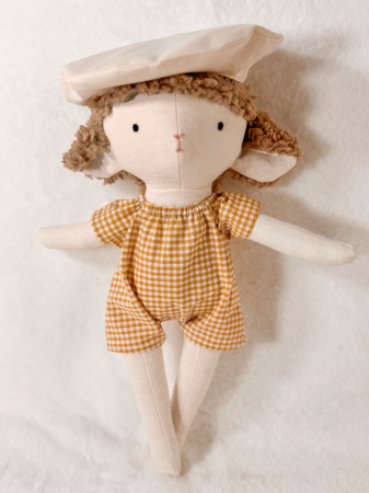 Oițe de pluș - Oiță de pluș Luno cu beretă