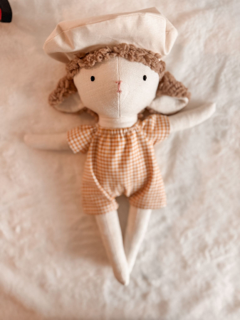 Oiță de pluș Luno cu beretă [2]