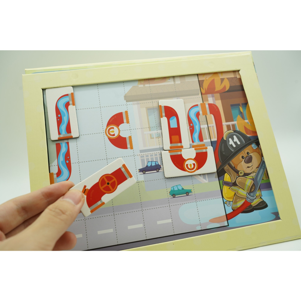 Joc educativ magnetic de interconectare, micul pompier, 15 nivele, 9 carti, multicolor [9]