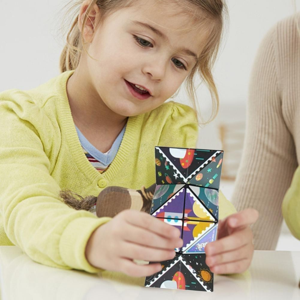 Jucarie interactiva 3D, cub Rubik transformabil, magnetic, tema spatiu cosmic, multicolor [4]