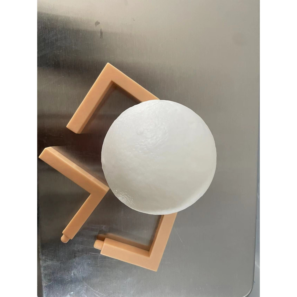 Lampa de veghe in forma de luna 3D, multicolor, alimentare baterii, stand plastic, 8 cm [6]