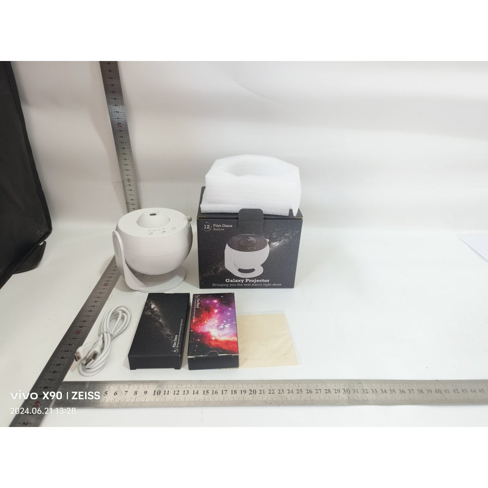 Lampa proiector galaxie, model glob, rotire 360 grade, incarcare USB, alb [6]