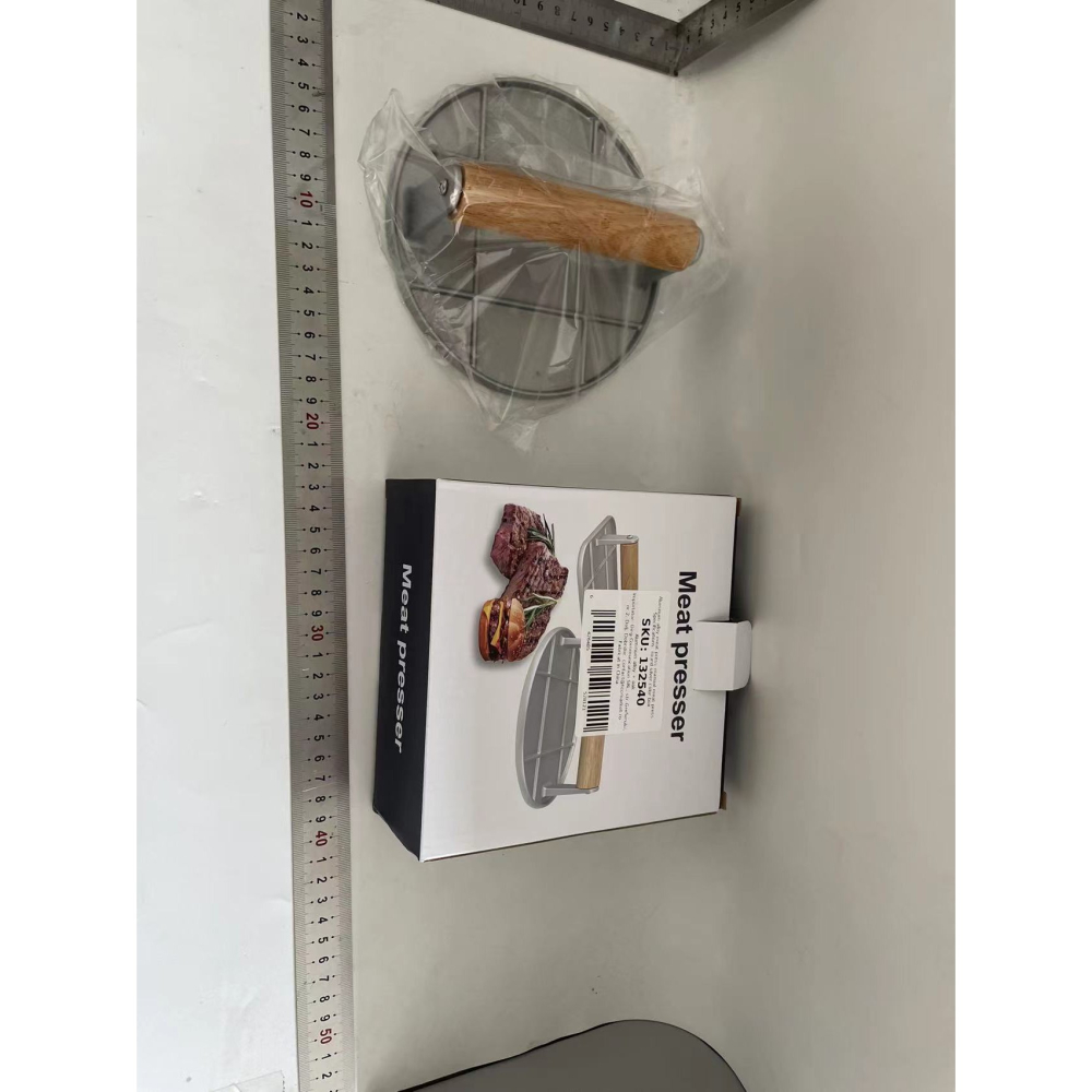 Presa manuala pentru carne, rotunda, aliaj aluminiu cu maner lemn, 16x16x6 cm [8]
