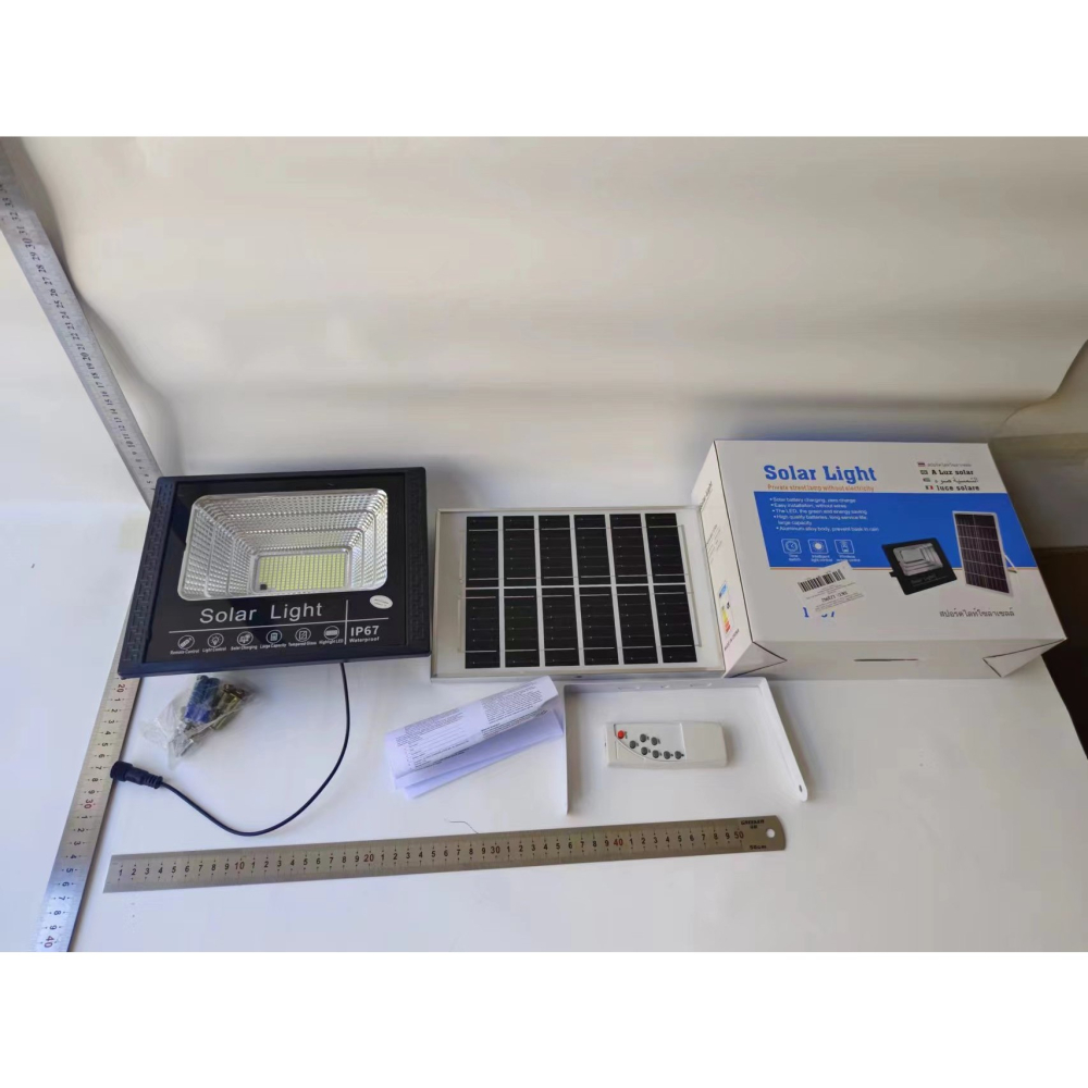 proiector solar LED exterior 100W cu telecomanda [11]